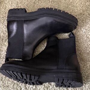 Steve Madden Black Leather Strap with Silver Accent